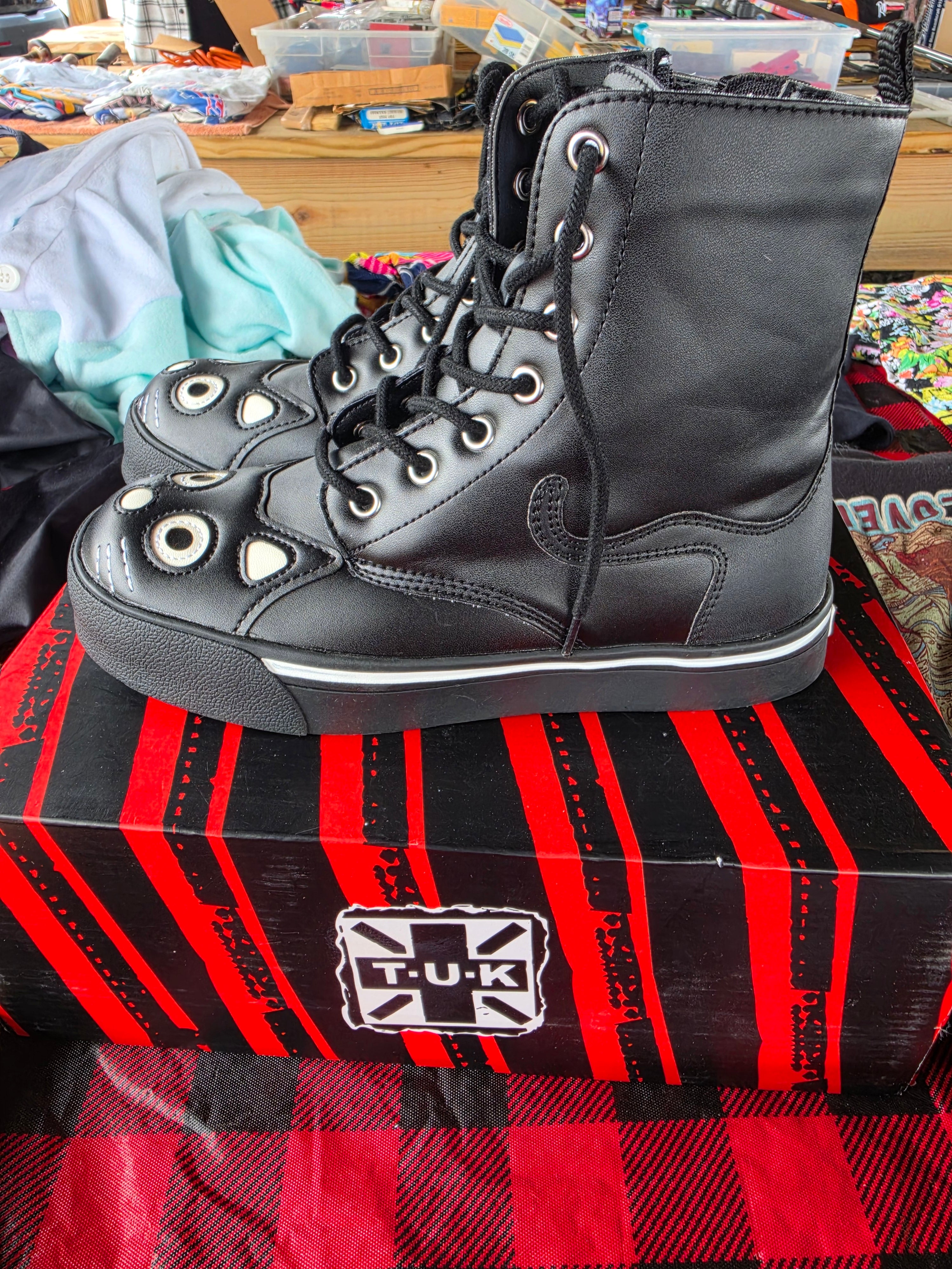 TUK Black Cat Boots Size 7